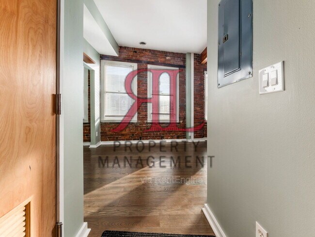 Foto del edificio - 1131 N High St