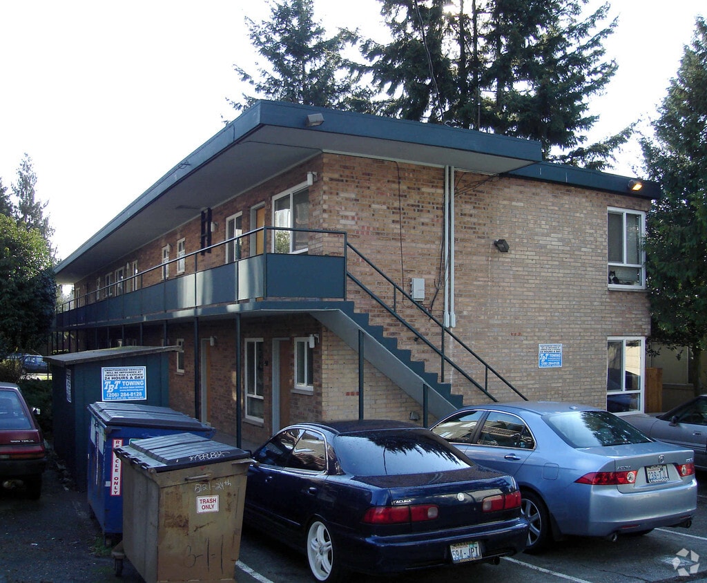 Building Photo - 5121 24th Ave NE