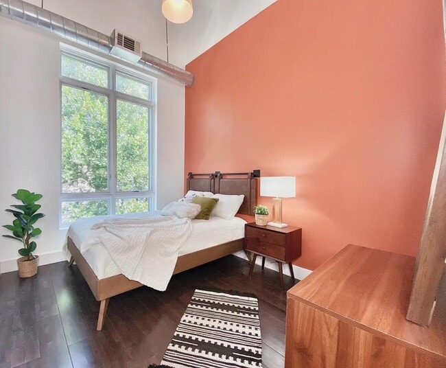 Furnished room/NOT APARTMENT - Furnished room/NOT APARTMENT
