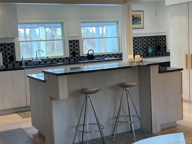 Building Photo - 42 N Menantic Rd