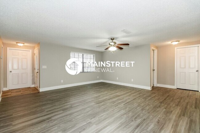 Building Photo - 3 Bedroom Pet-Friendly Home in Valrico, FL...