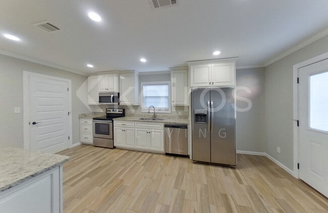 Foto del edificio - 102 White Water Ln