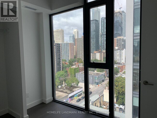 Building Photo - 81 Wellesley St E