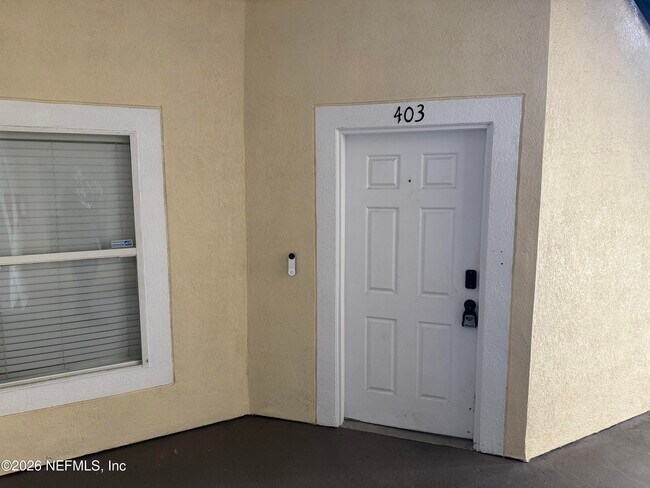 Foto del edificio - 7920 Merrill Rd