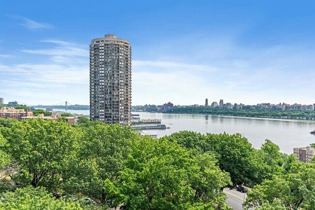 Foto del edificio - 7855 Boulevard E