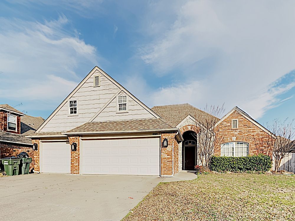 ATTRACTIVE 4 BEDROOM PLUS GAME ROOM IN OWASSO House for Rent in