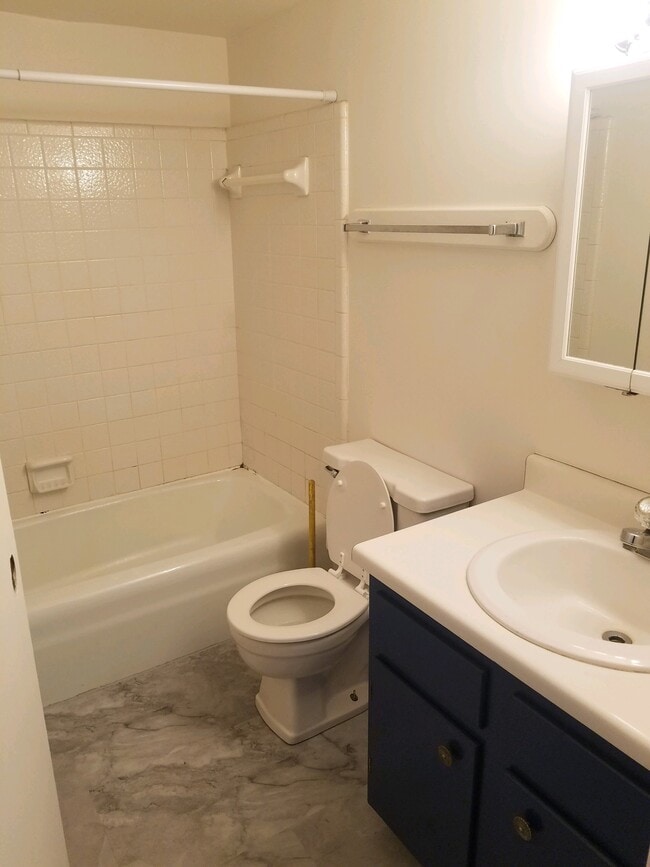 Bathroom - 311 W Highland Rd