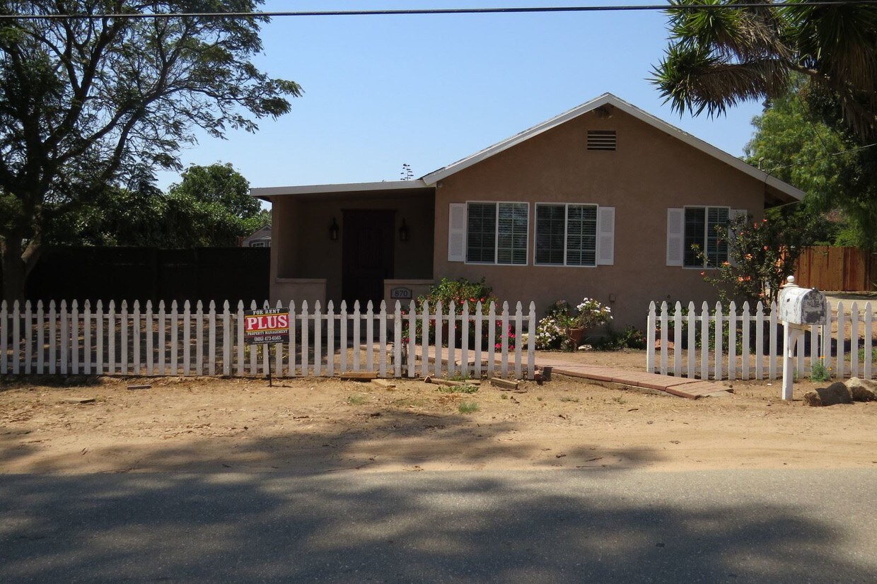 Foto principal - 3 br, 1 bath House - 870 Southland Street