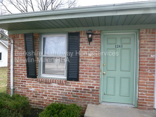 Primary Photo - 1243 E Dawn Dr