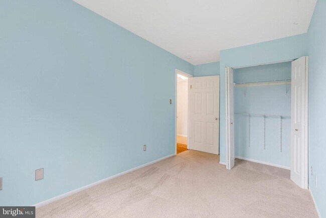 Building Photo - 1701 Ascot Way
