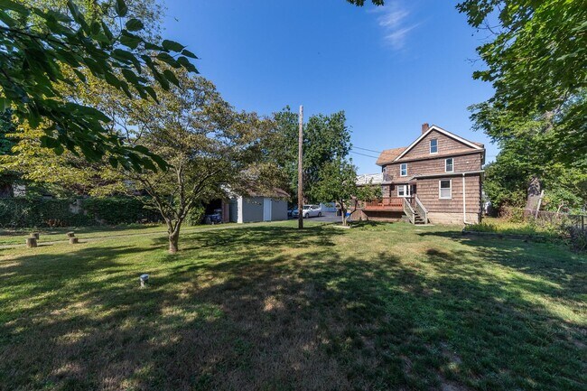 Building Photo - 21 Lee Ave