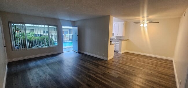 Foto del edificio - 7005-7009 Coldwater Canyon Apartments