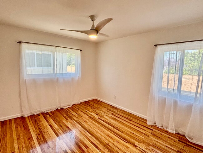 Foto del edificio - 6640 Woodman Ave
