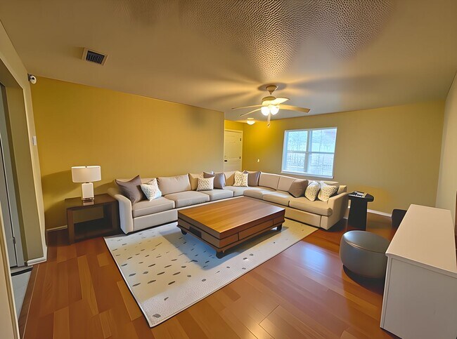 Building Photo - Flash Rental Reduction!