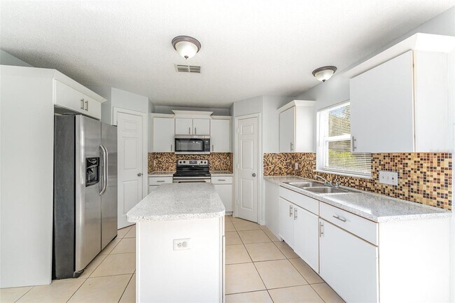 Foto del edificio - 616 Floridian Dr