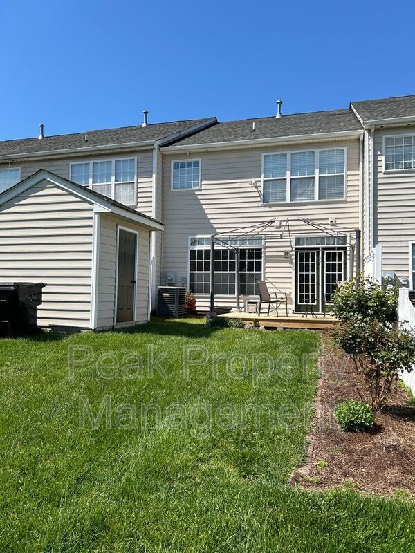Building Photo - 904 Pale Moon Dr