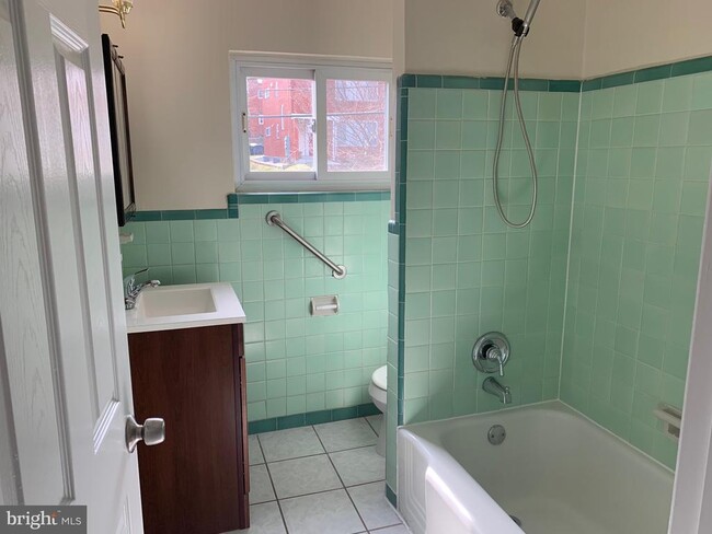 Foto del edificio - 126 Webster St NE