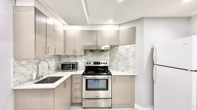 Building Photo - 59 Trumpeter St
