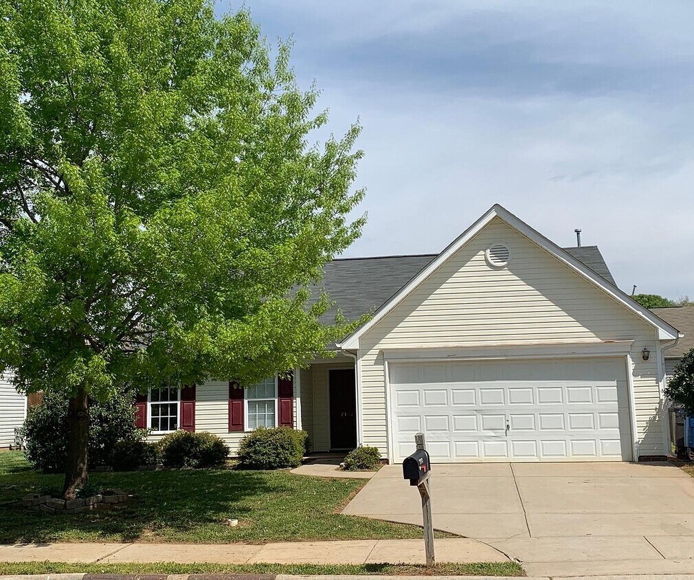 2143 Edenderry Dr, Statesville, NC 28625 House Rental in Statesville