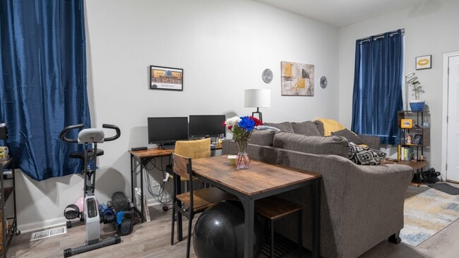 Foto del edificio - 1337 W Huron St