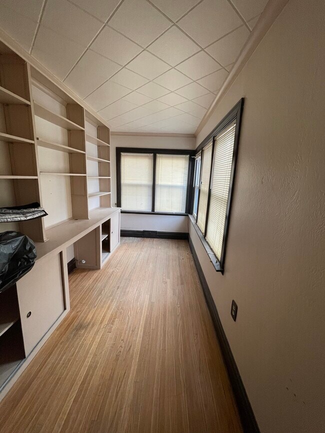 Sun room/office - 309 4th St