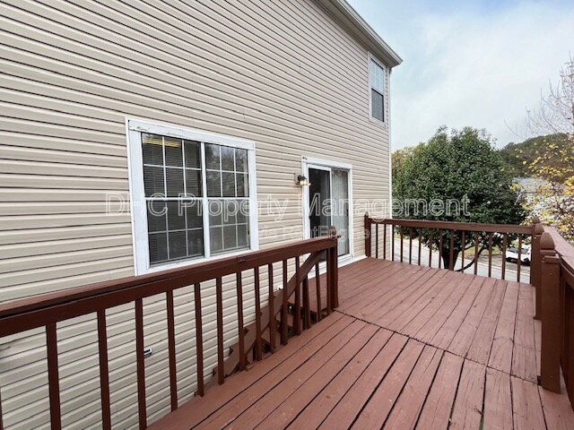 Foto del edificio - 1183 Red Oak Cove