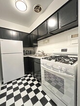 Building Photo - 736 W Buena Ave