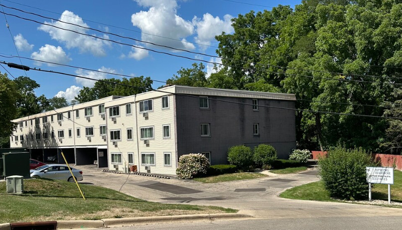 Primary Photo - Spring Harbor Apartments