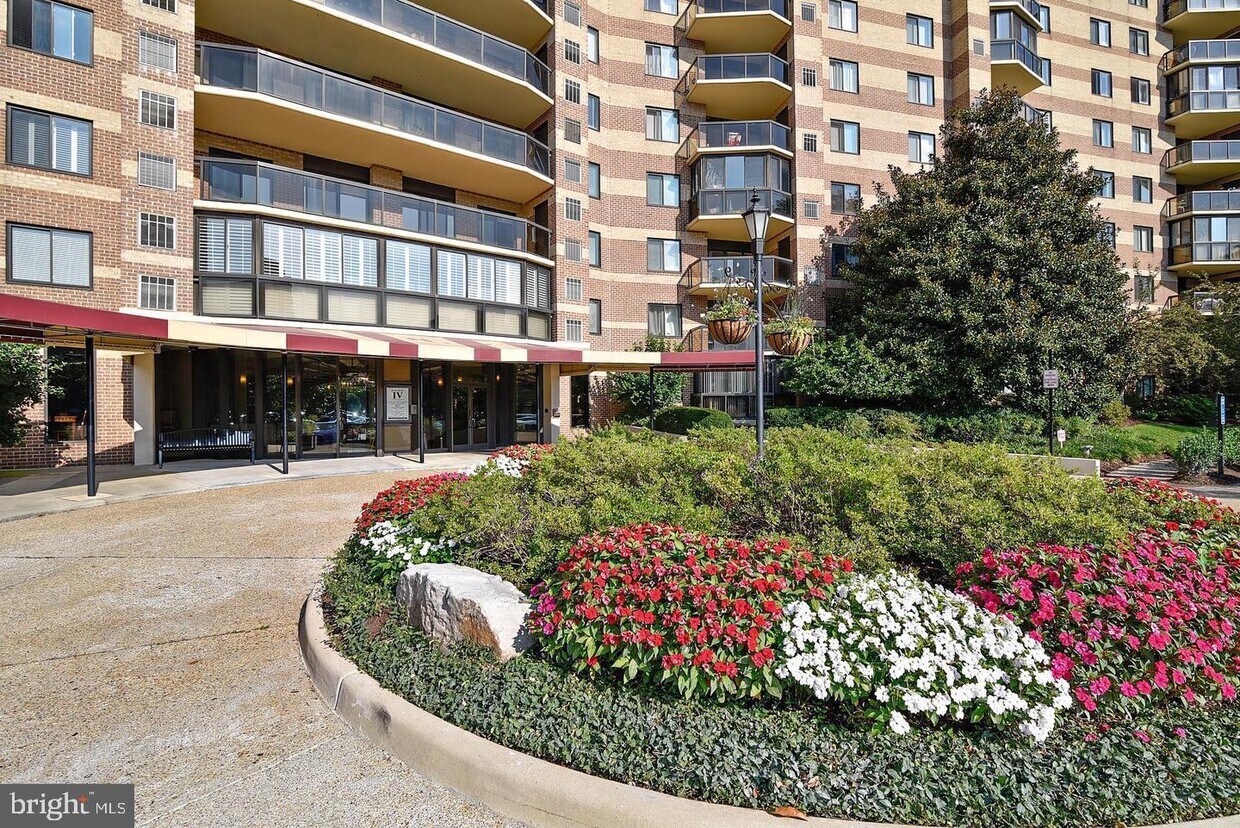 8350 Greensboro Dr Unit 525, McLean, VA 22102 Condo for Rent in