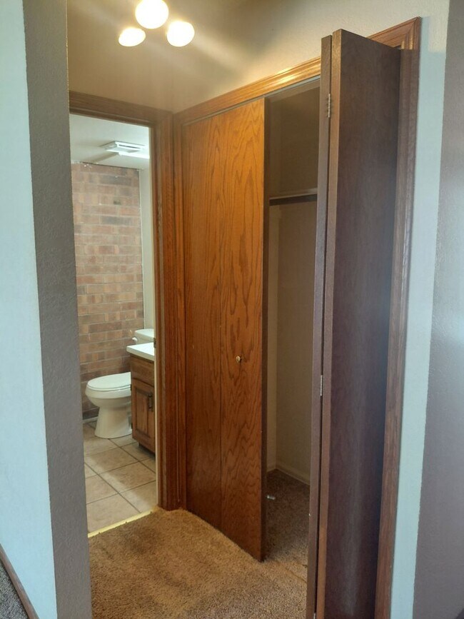 Foto del edificio - 2111 Chatalet Ln