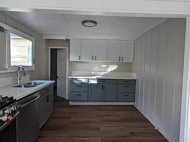 Foto del edificio - New paint clean nice neighbourhood for rent