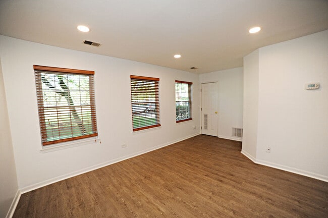 Building Photo - 1384 E Wyndham Cir