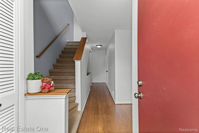 Foto del edificio - 732 Hamilton Ct