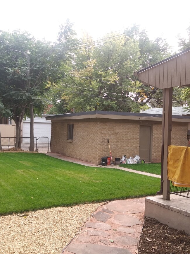 Building Photo - 4830 E 19th Ave