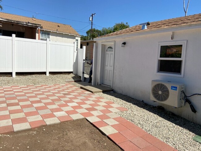 Foto del edificio - 10435 Las Lunitas Ave