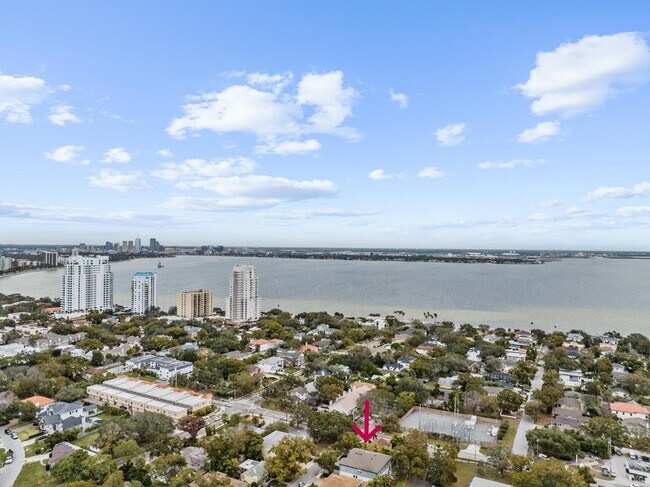 Foto del edificio - 3104 W Bay Villa Ave