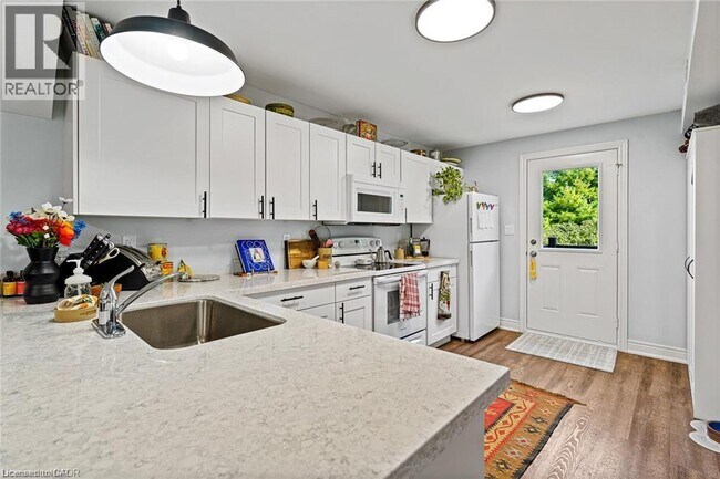 Building Photo - 159 Beech St