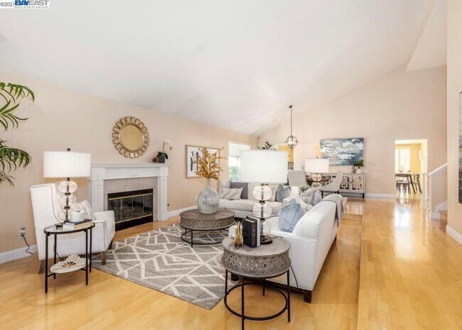 Building Photo - 4305 Mansfield Dr