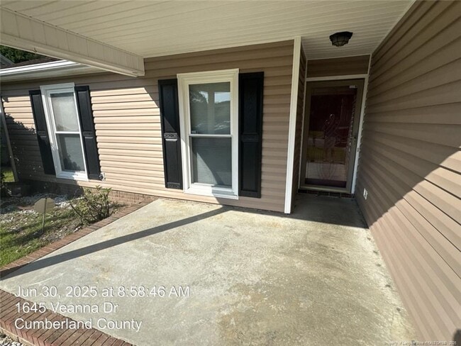 Building Photo - 1641 Veanna Dr