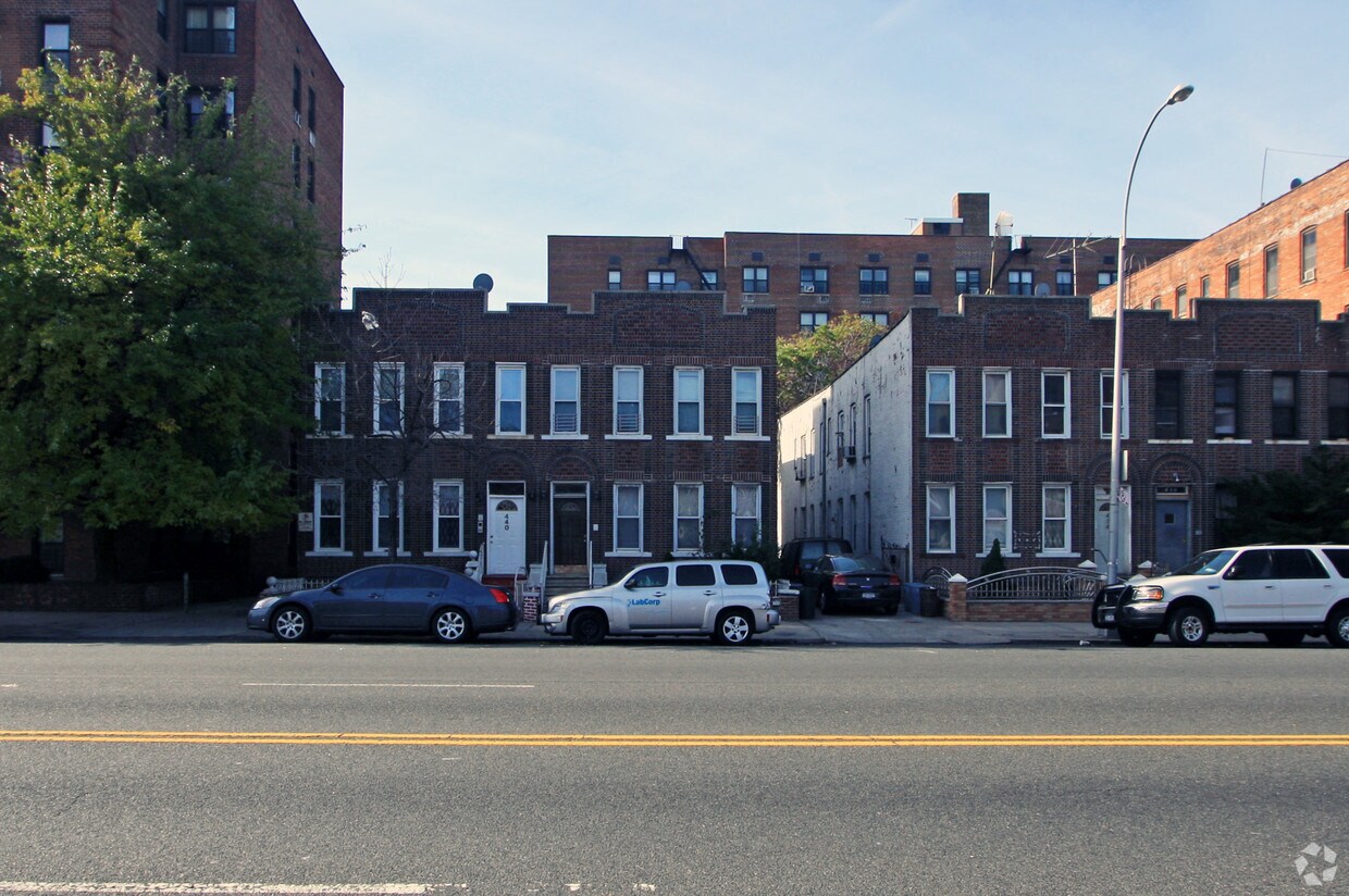 Foto del edificio - 438 Rockaway Pky