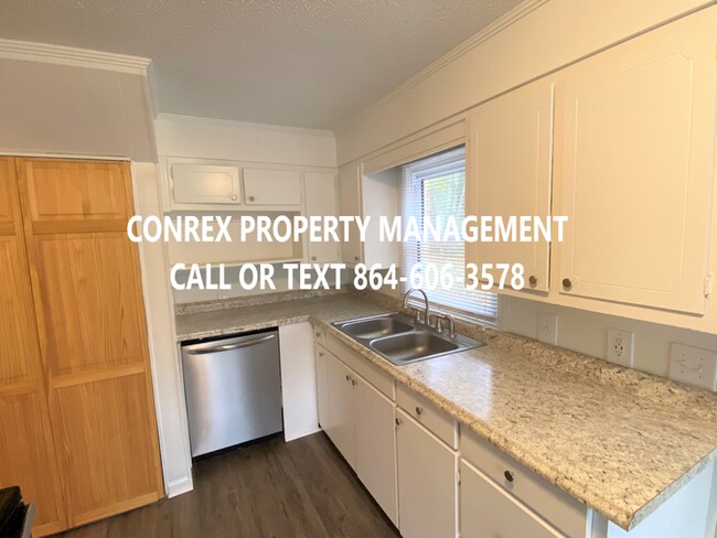 Building Photo - JUST LISTED!