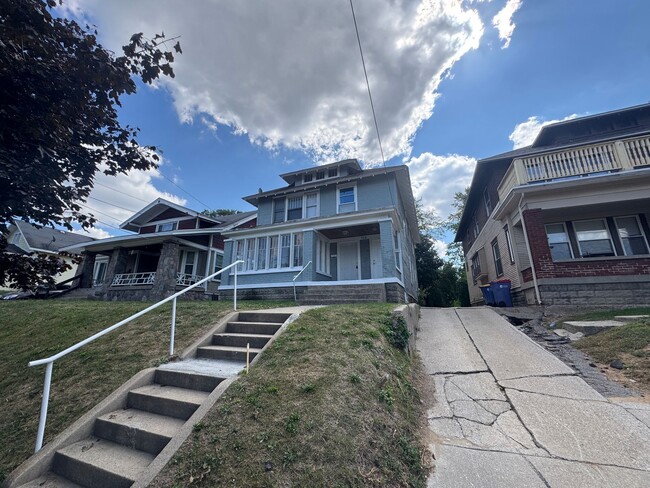 Building Photo - Lower remodeled 2 bedroom duplex