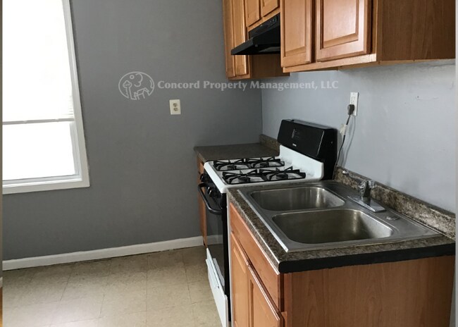 Building Photo - 3031 Hamilton Ave