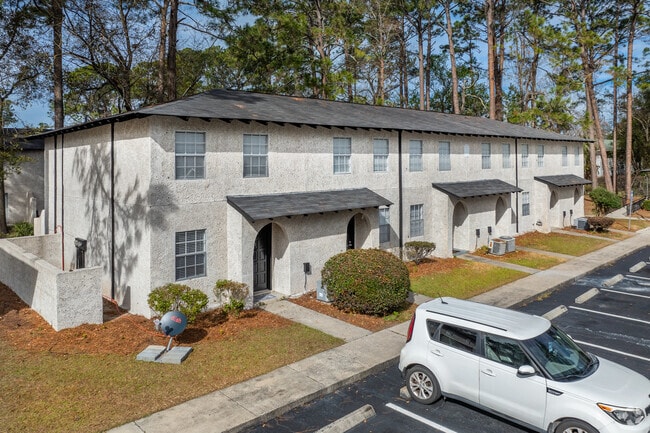 Building Photo - Camelia