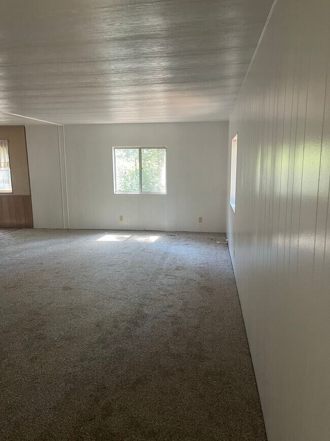 Foto del edificio - Upper Magalia Cute & clean 2 bed, 2 bath, storage shed, natural landscaping