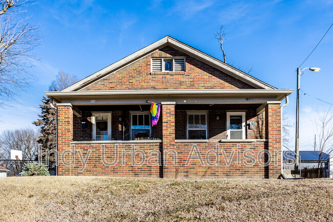 Building Photo - 1048 E Bradbury Ave