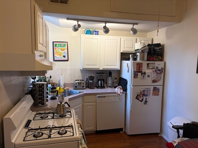 Foto del edificio - Queen Village - Fabric Row - 1  Bedroom 1 Bath Apartment