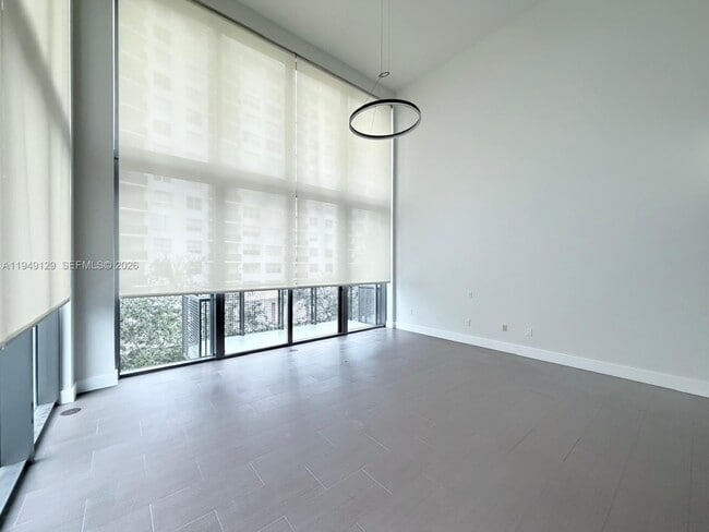 Foto del edificio - 6000 Collins Ave