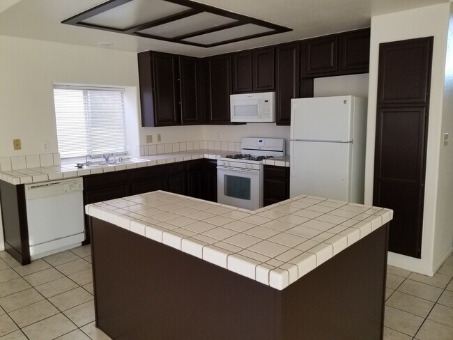 Building Photo - 1313 Misty View Ct