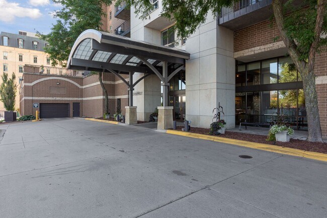 Foto del edificio - 401 S 1st St